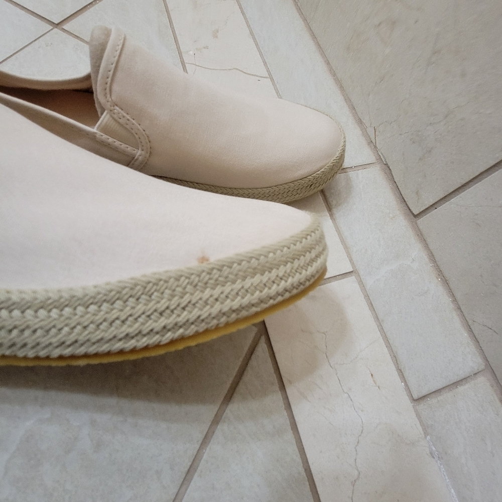 UGG NWOT Bren Slip on Sneakers size 10. - Picture 9 of 9